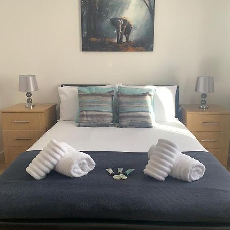 Absolute Stays In Sherwood- Nottingham Castle- Capital Fm Arena Nottingham- Contractors-Free Wifi- Free Parking- Long And Short Stays- Families-East Midlands Airport-Trent Bridge-Actors-Aria Court- Mansfield 外观 照片